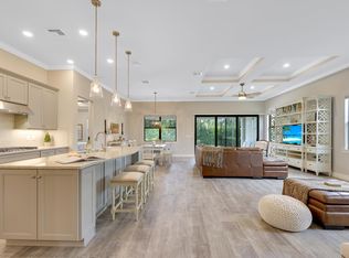 7273 Wilton Dr, Naples, FL 34109