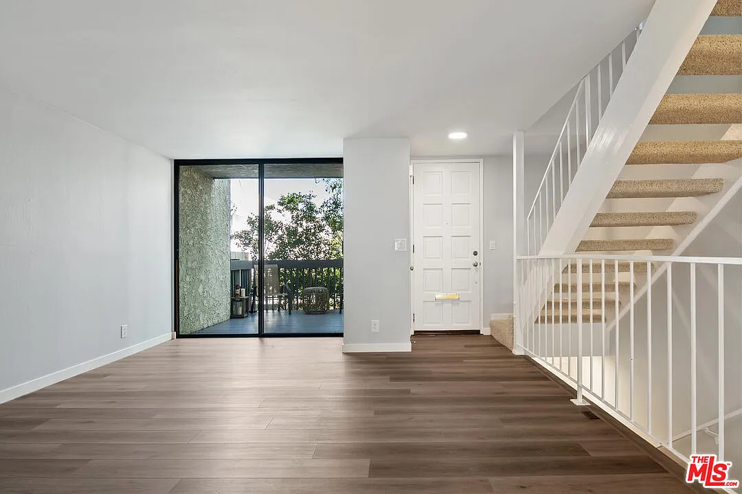 2 bed, 1.5 bath, 1053 sqft, $5,995 — Photo 3