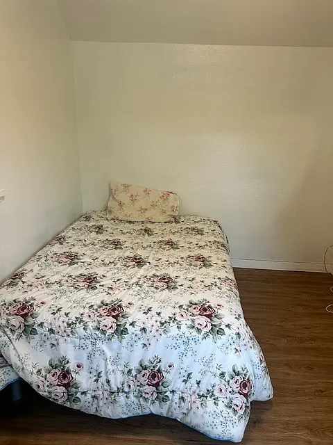6 bed, 1480 sqft, $3,400 — Photo 4