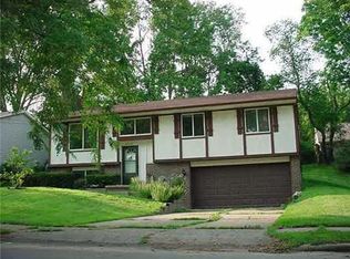 3504 Cooley Dr, Lansing, MI