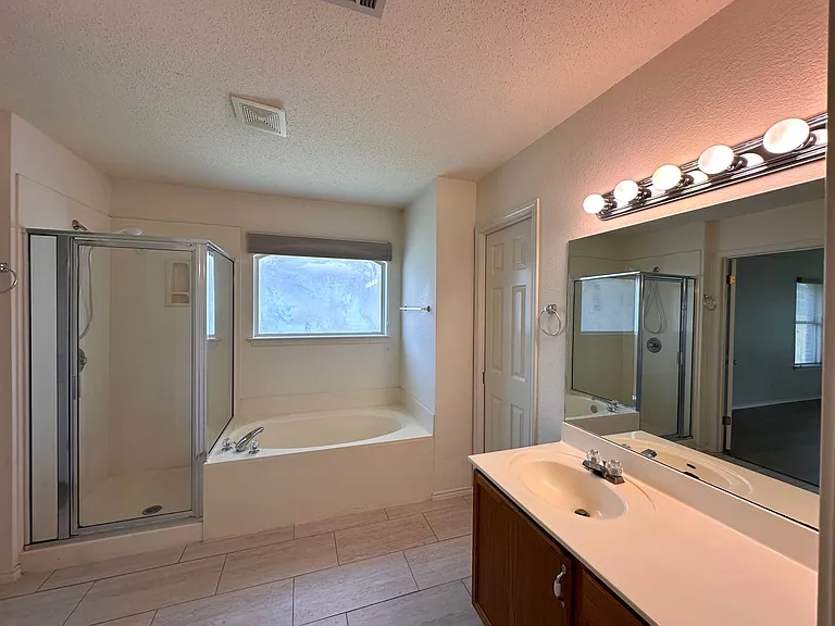 6708 Bancroft Woods Dr — Photo 23