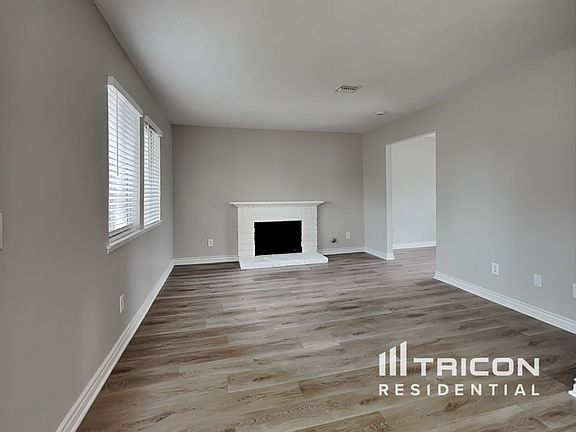 4th image of 1455 Paiute Ave