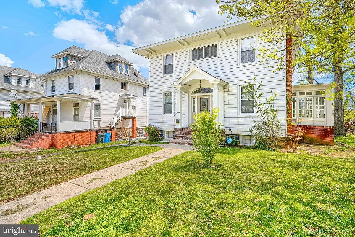 Building Photo - 3213 Vickers Rd #1