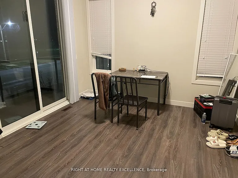893 Sarnia Rd — Photo 11