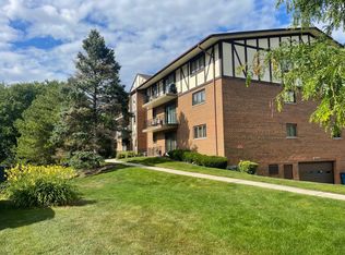 10840 S 84th Ave APT 2B, Palos Hills, IL 60465