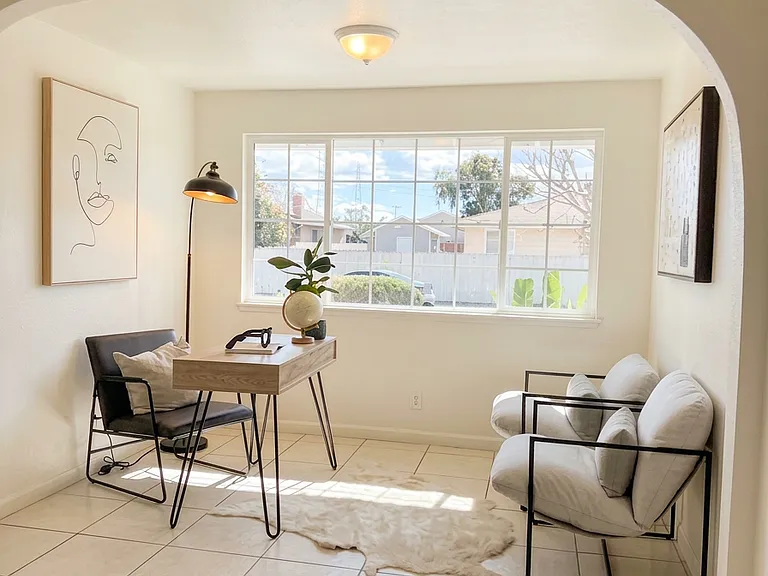 Sample furnishing for the bonus space off the dining area/kitchen