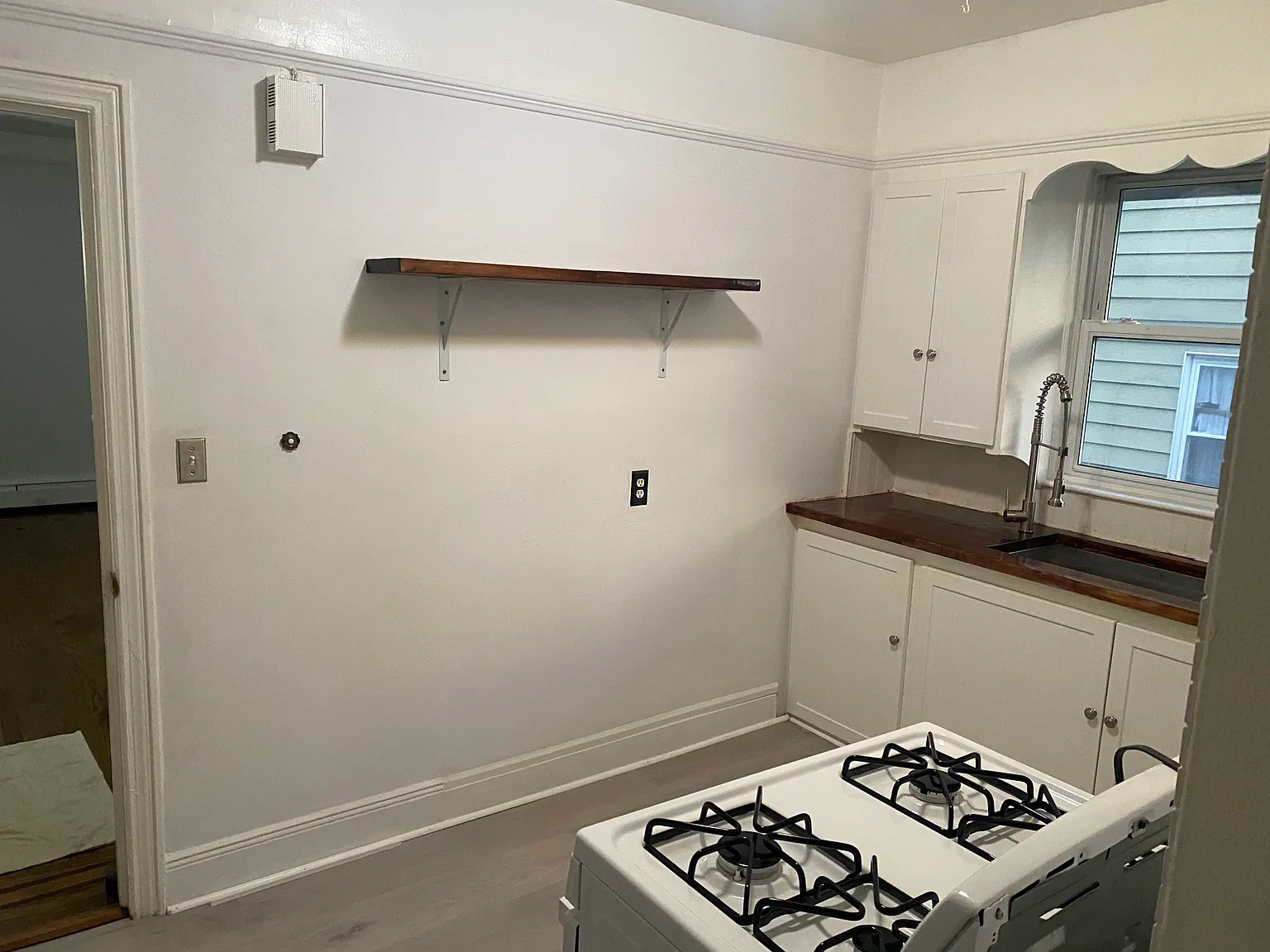Sanford Ave, Flushing — Photo 4