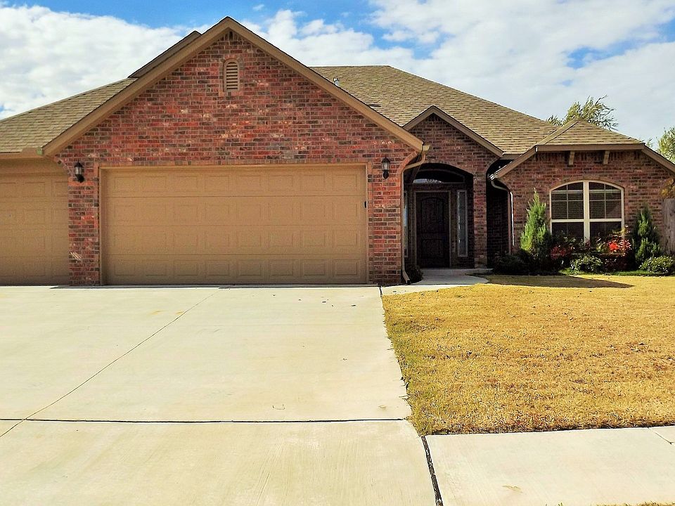 1st image of 613 S Silver Leaf Dr
