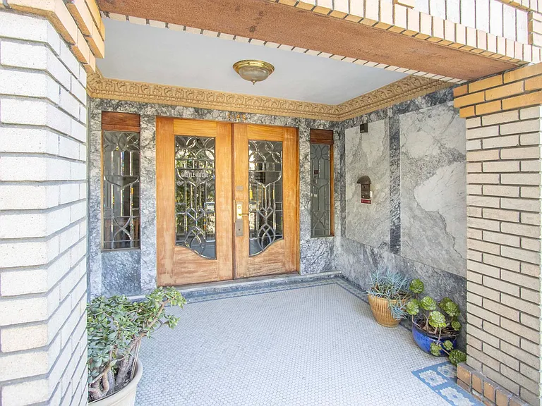 1145 Green St #1 — Photo 22