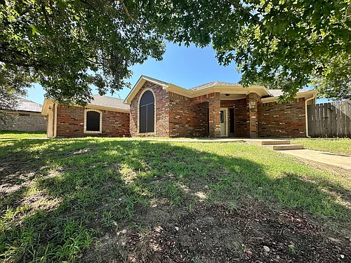 3900 Maid Marian Cir Photo 1