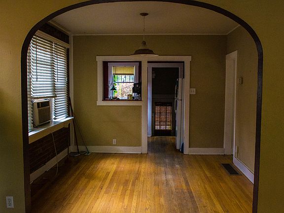 5th image of 2309 Fairfax St