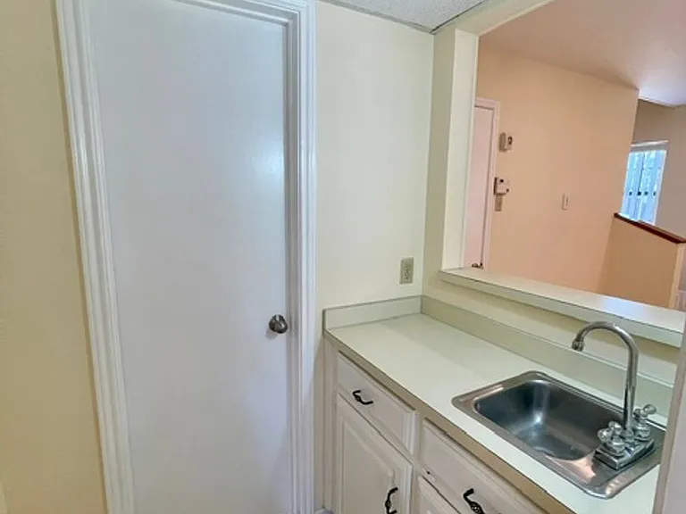 1915 S 10th St #110 — Photo 12