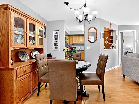 4th image of 860 Nicolani Dr #212