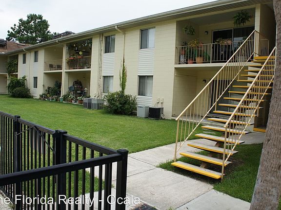3rd image of 1845 NE 2nd St APT 09