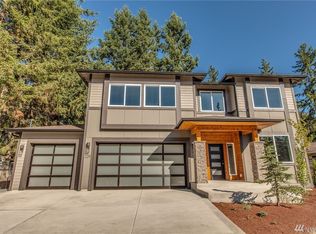 229 Lakeview Rd, Lynnwood, WA 98087