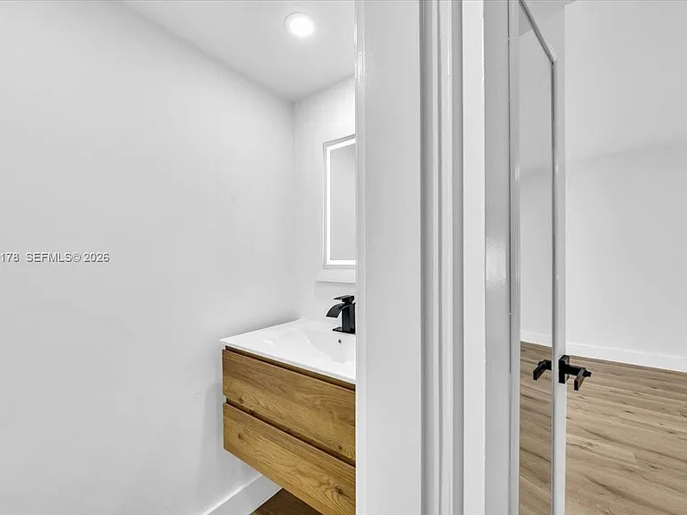 12370 SW 52nd St — Photo 34