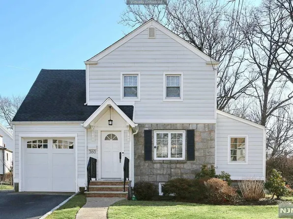 360 Elm St, Oradell, NJ 07649