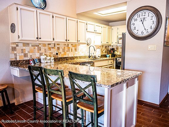 3rd image of 186 Crooked Stick Ln