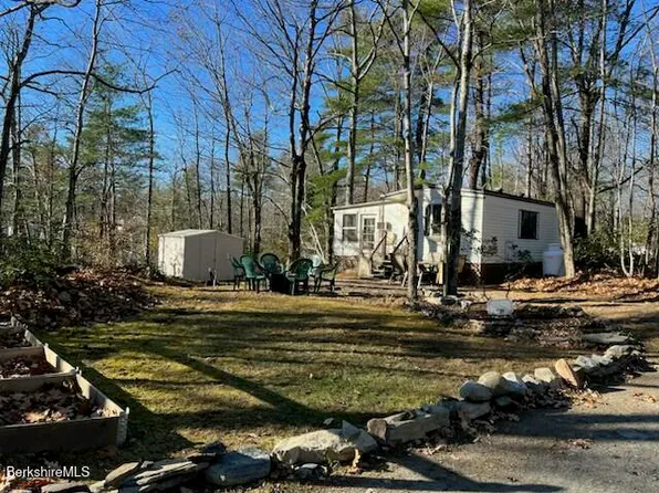 1349 Main Rd, Granville, MA 01034