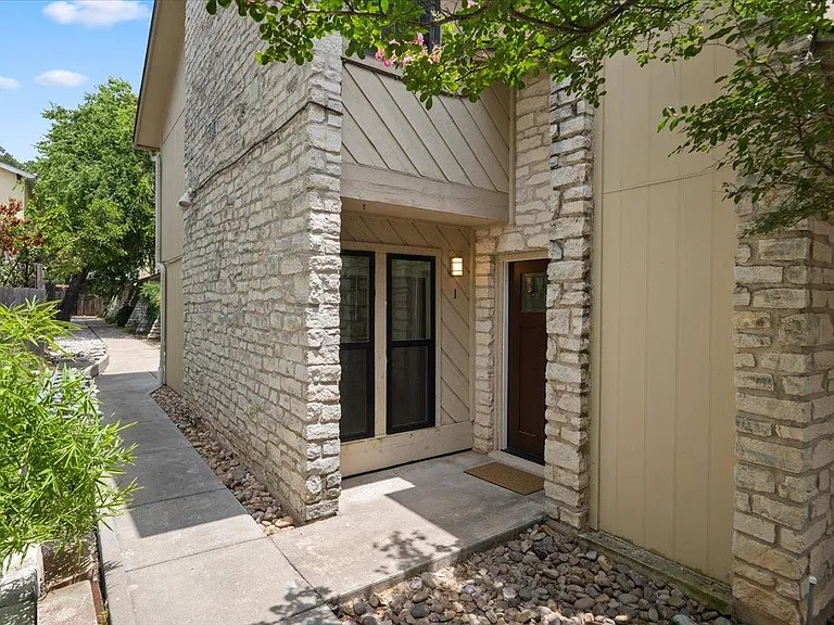 2500 Enfield Rd #1 — Photo 3