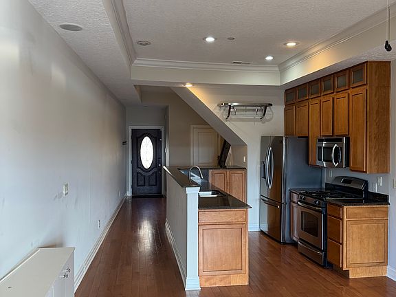 5th image of 373 Oregon St Unit 1