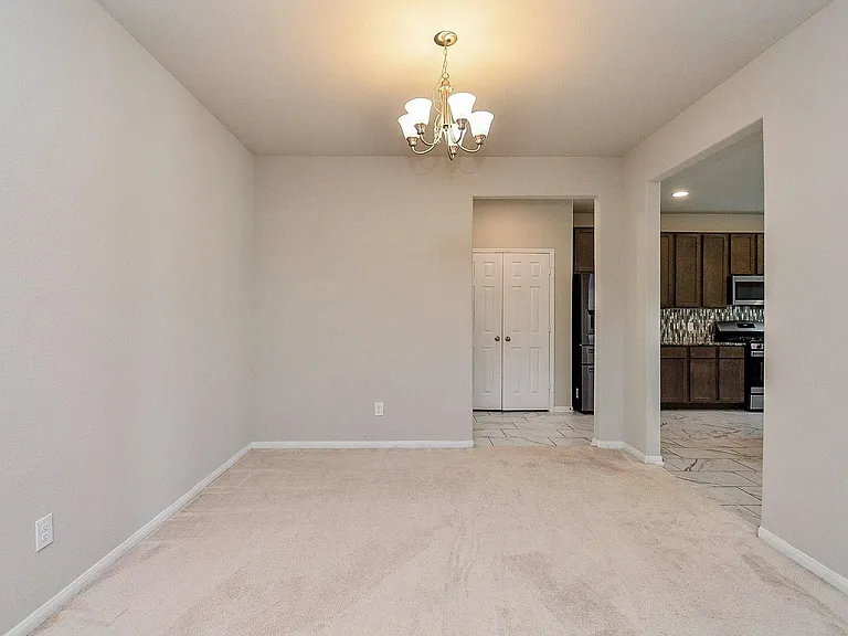 5443 Grand View Dr — Photo 9