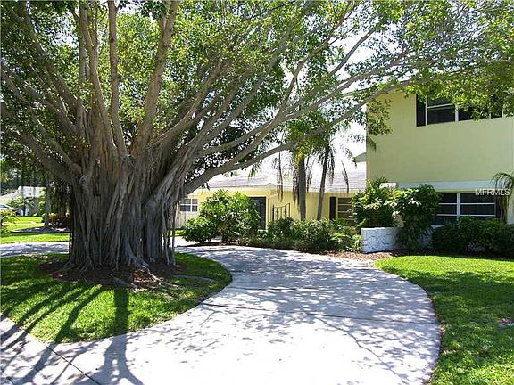 3rd image of 4496 Harbor Hills Dr