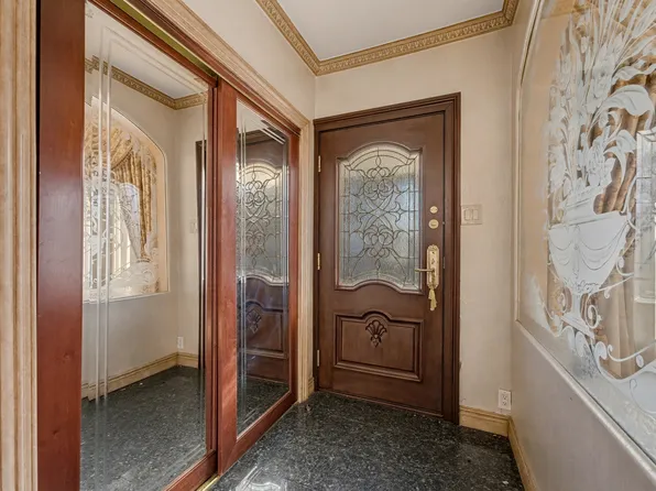 3731 Maple Avenue image 3 of 34