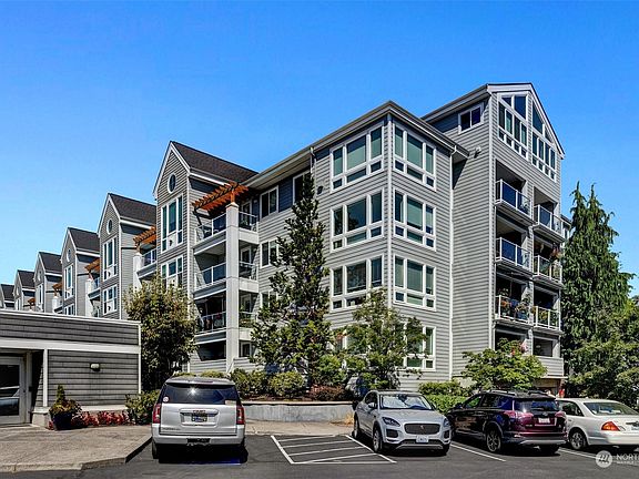 3rd image of 520 SE Columbia River Drive #230