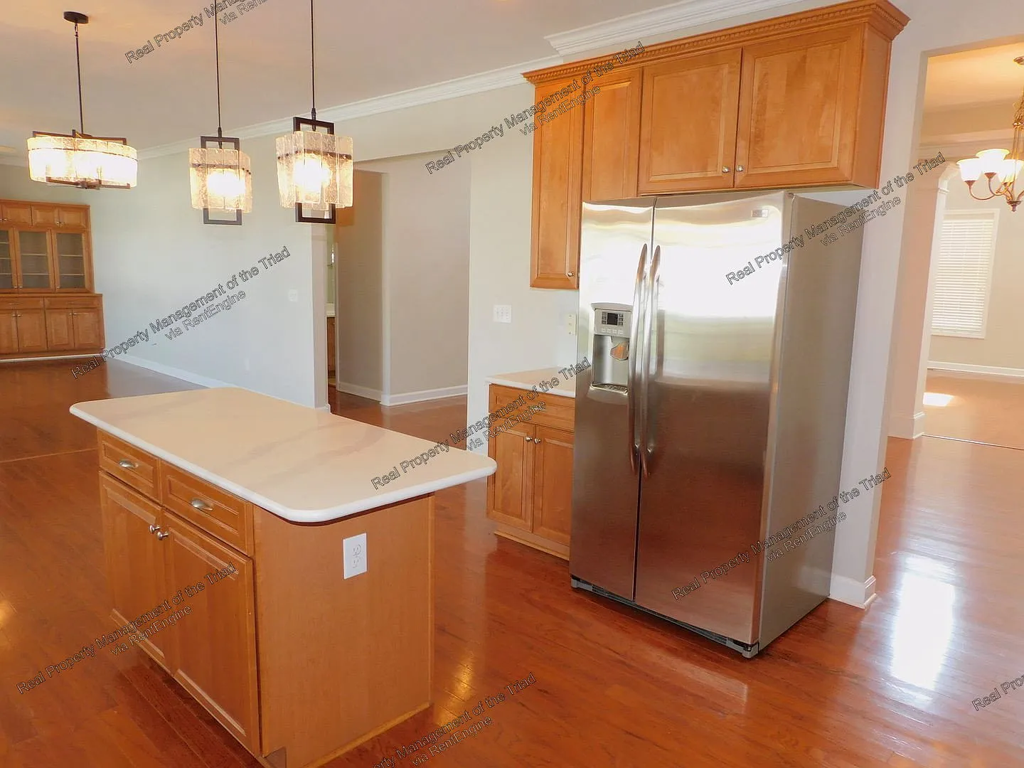5 bed, 3.0 bath, 3282 sqft, $2,995 — Photo 4