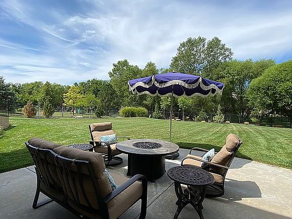 Expansive, private back yard