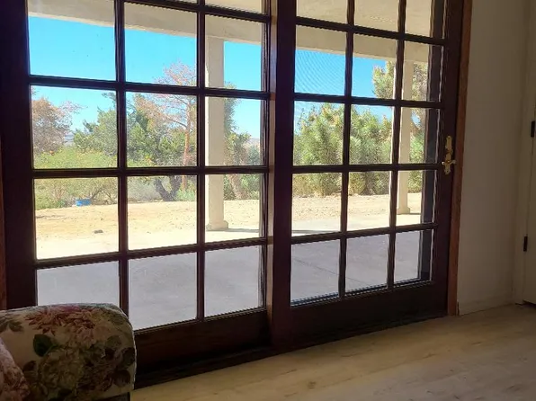 17118 Bobs Gap Rd, Valyermo, CA 93563