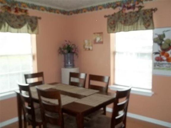 3rd image of 2829 Sheridan Ln