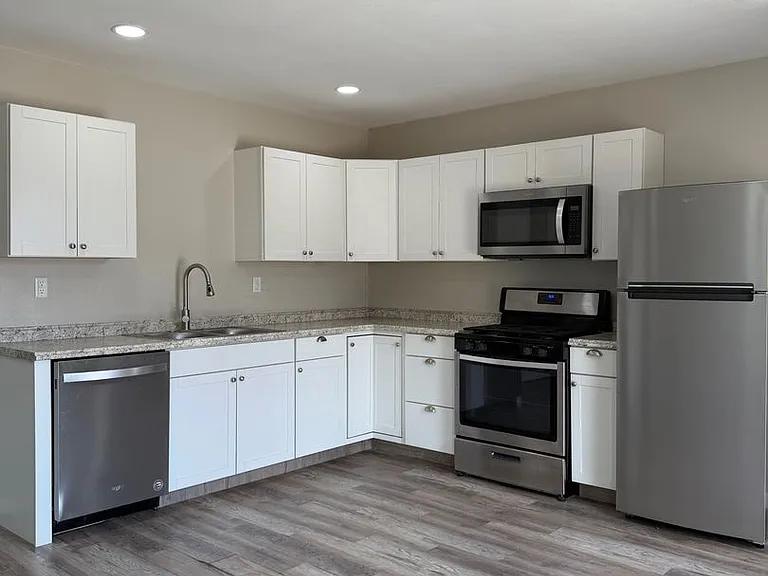 Upgraded 1BD/1BA Apartment in Lakeside, CA - 1/2 Off Move-In Special! — Photo 2