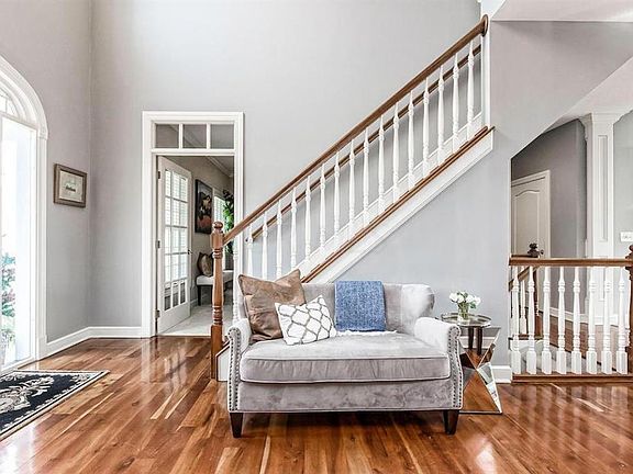 3rd image of 3121 Summer Trail Ct