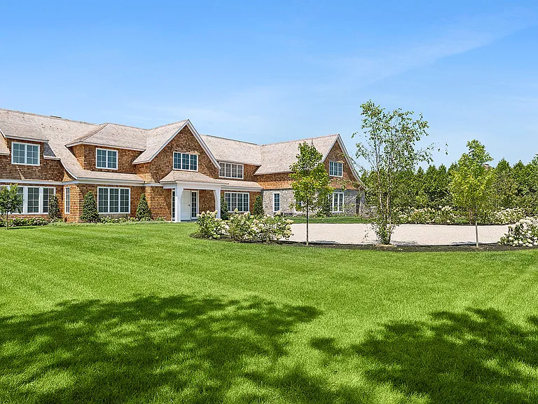 120 Halsey Ln — Photo 3