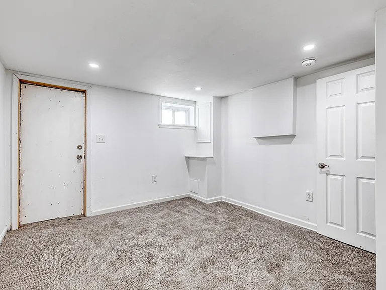 634 Wyeth St — Photo 10