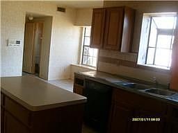 5th image of 6915 Elmscott Dr