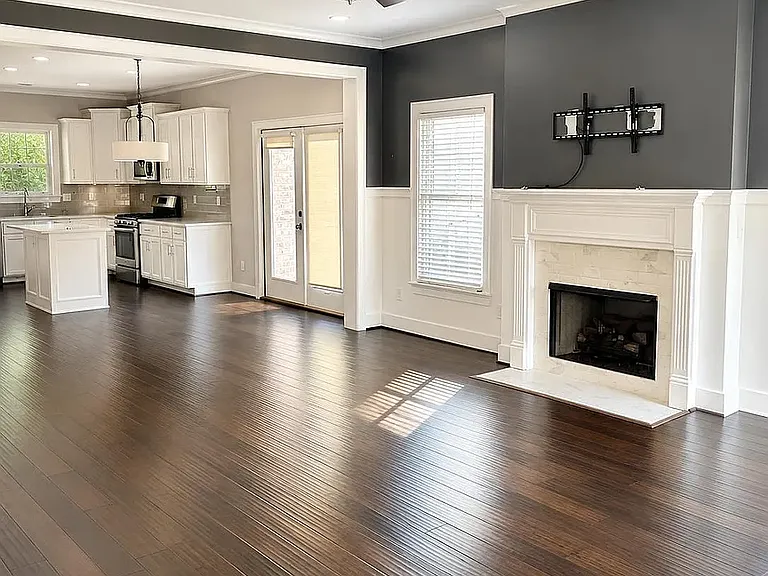 1033 Evan Cir — Photo 2