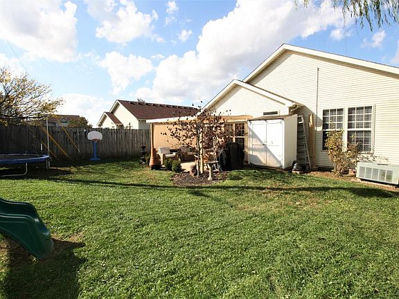 4th image of 820 Lauderdale Dr