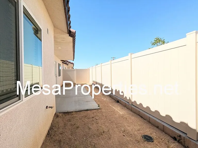 9550 Tamarisk Ave #124 — Photo 28