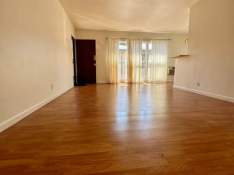 8347 Blackburn Ave #6 — Photo 13