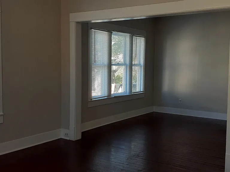 1325 Hurley Ave — Photo 6