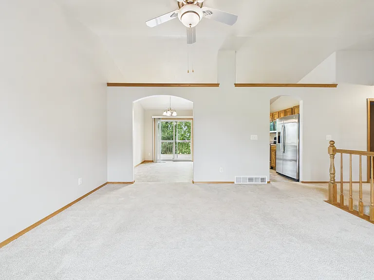 2505 N Vincent Ave — Photo 16