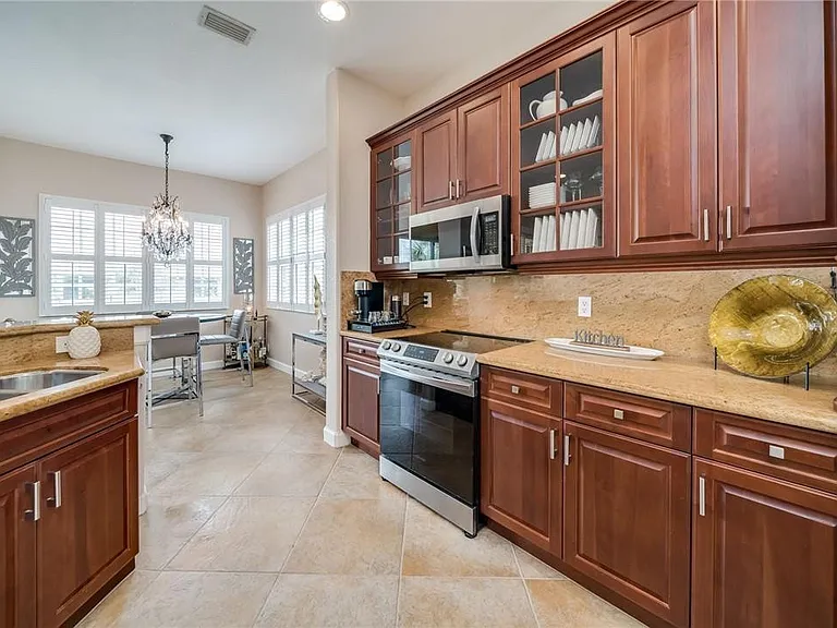8012 NW 128th Ln — Photo 16