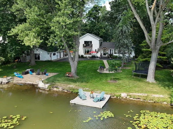 142 Augusta St, Grayslake, IL 60030