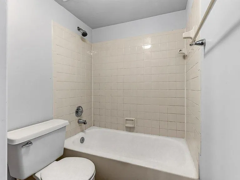 718 Executive Center Dr #16 — Photo 13