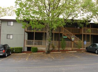 448 Notch Ln, Branson West, MO 65737