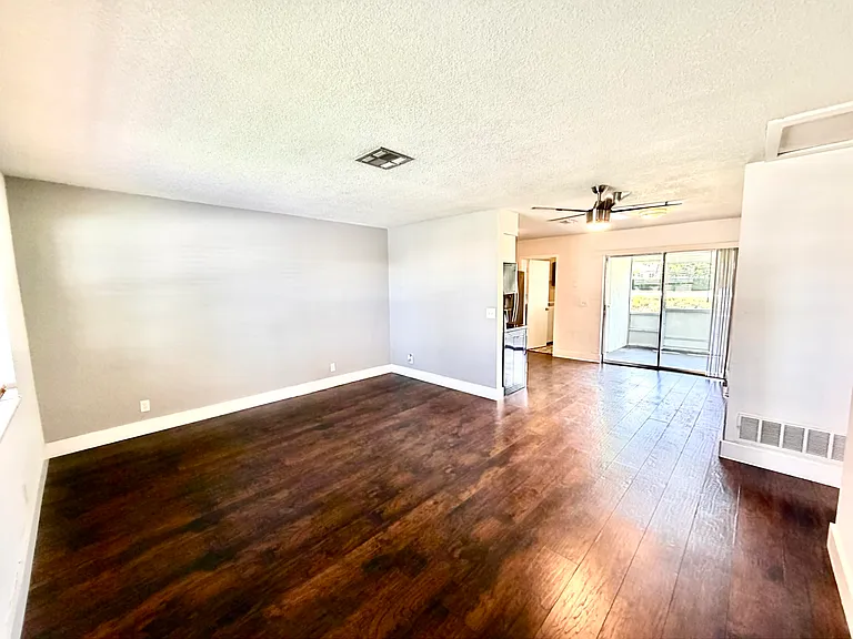 2821 Duke Ln — Photo 5