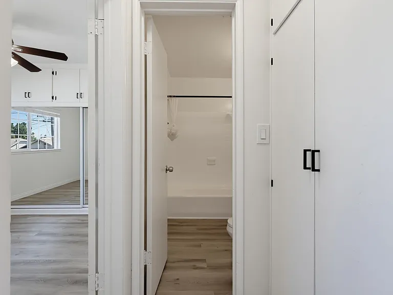 6633 Crenshaw Blvd #8 — Photo 9